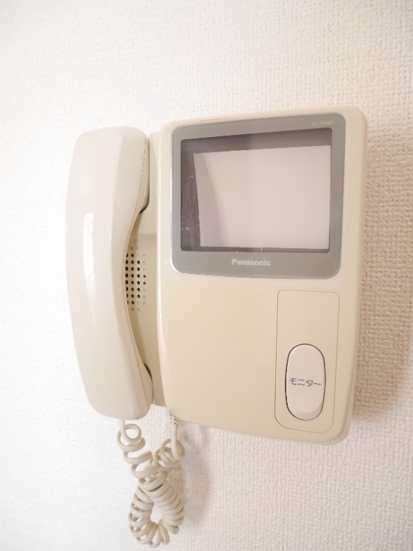 ��ʌ��k�����S�ɓޒ������R���ڂ̃A�p�[�g�̂��̑�