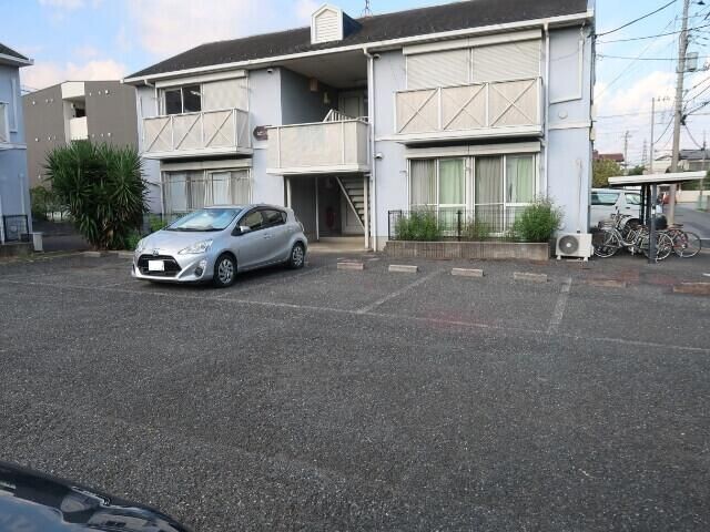 ��ʌ��������܎s������厚����O�̃A�p�[�g�̒��ԏ�