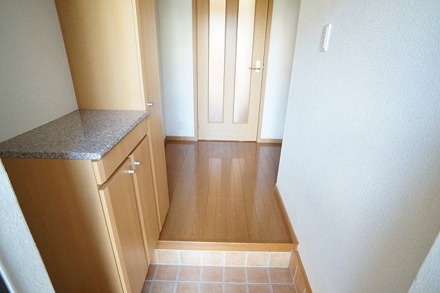 ��ʌ��k�����S�ɓޒ����h��S���ڂ̃A�p�[�g�̌���