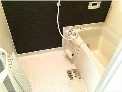 ��ʌ�����s�厚�ؑ]�C�̃A�p�[�g�̃o�X