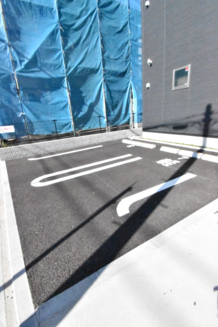 ��ʌ�����s�씵���J�P���ڂ̃A�p�[�g�̒��ԏ�