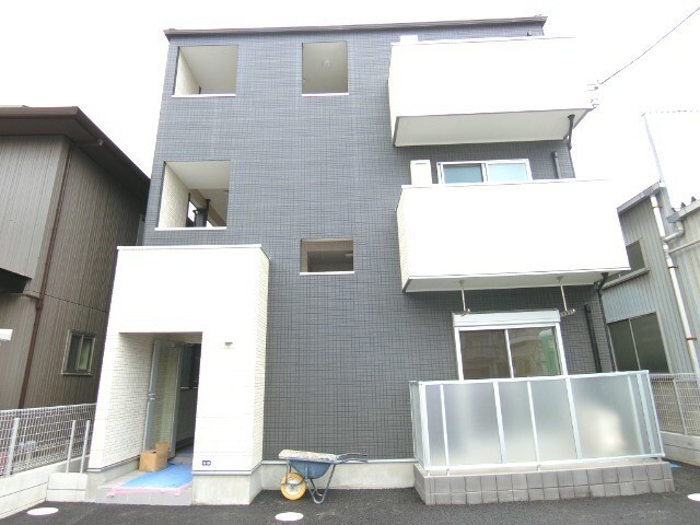 ��ʌ��z�J�s�o�˒��̃A�p�[�g�̌����O��