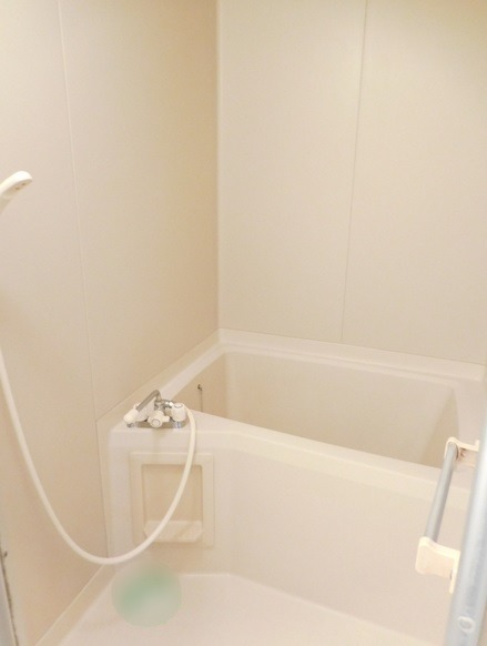 ��ʌ��������܎s�k��ޗǒ��̃A�p�[�g�̃o�X