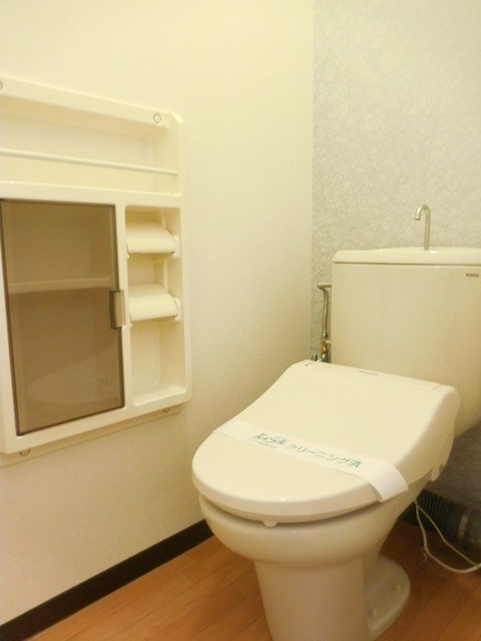 ��ʌ��������܎s�k��ޗǒ��̃A�p�[�g�̃g�C��