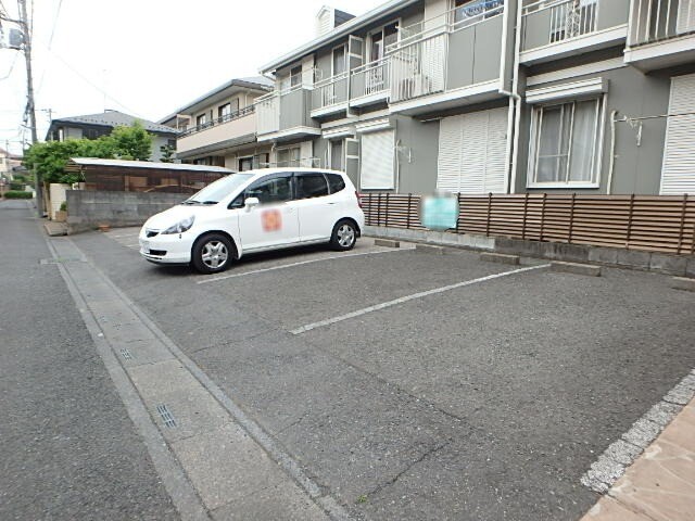 ��ʌ��������܎s�k��ޗǒ��̃A�p�[�g�̒��ԏ�