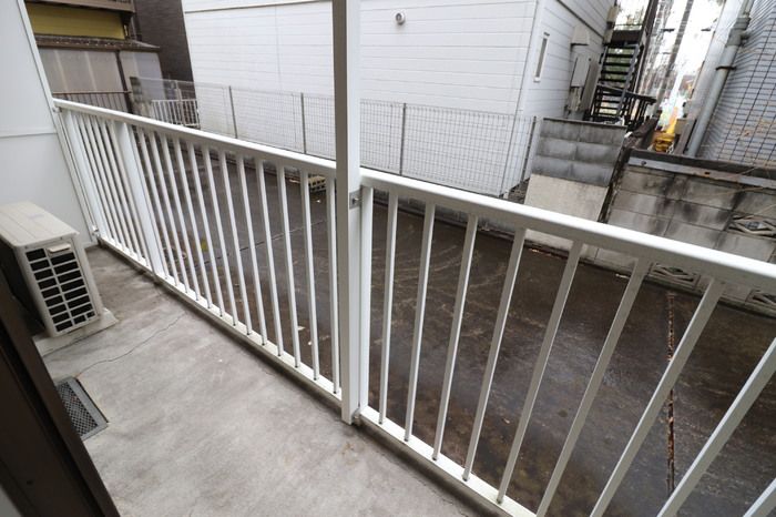 ��ʌ��������܎s�΋擌�Y�a�Q���ڂ̃A�p�[�g�̃o���R�j�[