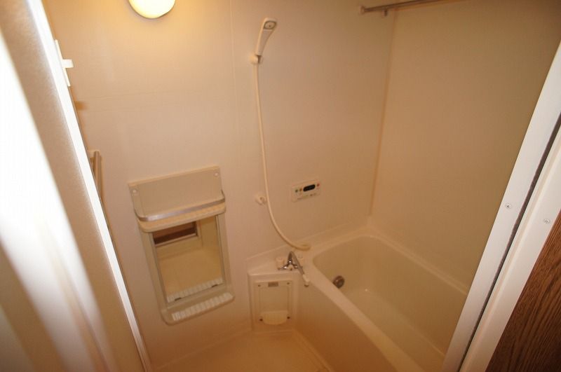 ��ʌ�����s���ԂP���ڂ̃A�p�[�g�̃o�X