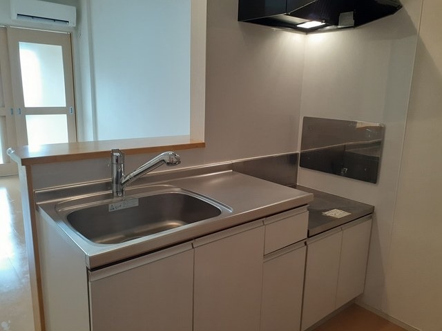 ��ʌ��������܎s����厚�w��̃A�p�[�g�̃L�b�`��