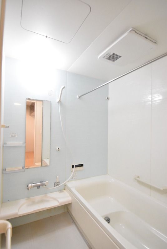 ��ʌ�����s�厚�ΐ_�̃A�p�[�g�̃o�X