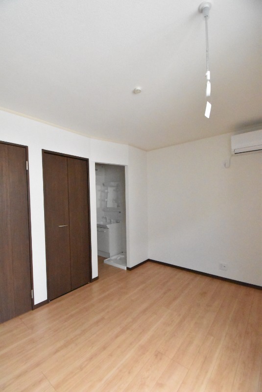 ��ʌ��������܎s������厚�@���̃A�p�[�g�̋����E���r���O