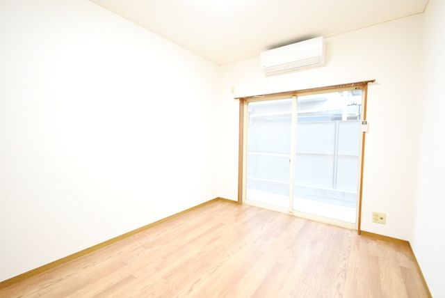 ��ʌ��������܎s�����擌��{�T���ڂ̃A�p�[�g�̋��ԁE���r���O