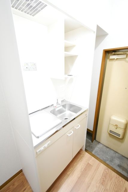 ��ʌ��������܎s�����擌��{�T���ڂ̃A�p�[�g�̃L�b�`��