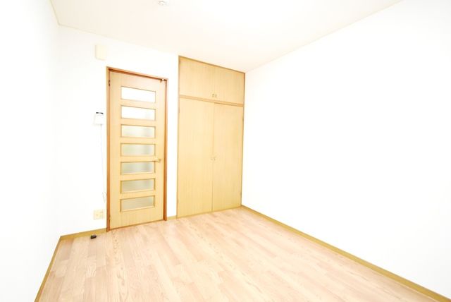 ��ʌ��������܎s�����擌��{�T���ڂ̃A�p�[�g�̂��̑������E�X�y�[�X