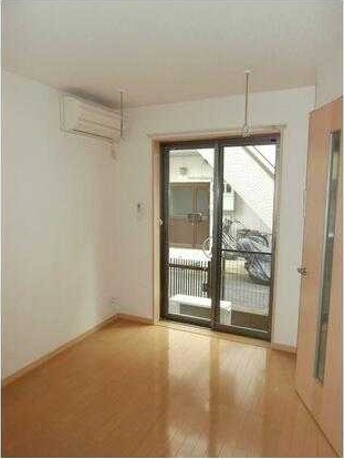 ��ʌ��z�J�s���������̃}���V�����̋��ԁE���r���O