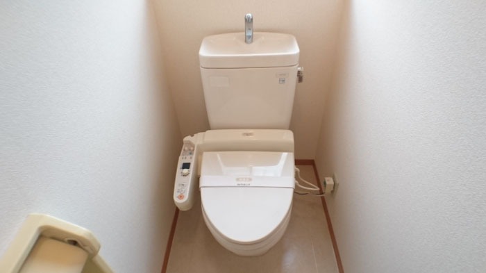 ��ʌ��������܎s�΋�厚�O���̃e���X�n�E�X�̃g�C��