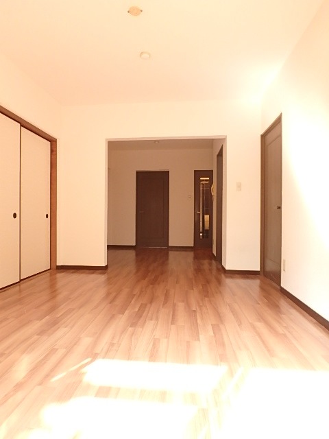 ��ʌ��������܎s�������a�c���Q���ڂ̃}���V�����̋��ԁE���r���O