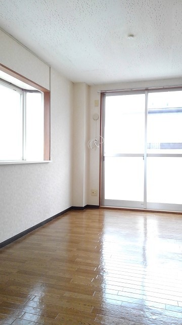 ��ʌ��������܎s��΋擌���P���ڂ̃A�p�[�g�̋��ԁE���r���O