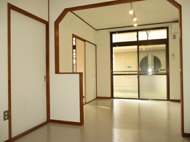 ��ʌ�����s������S���ڂ̃}���V�����̋��ԁE���r���O