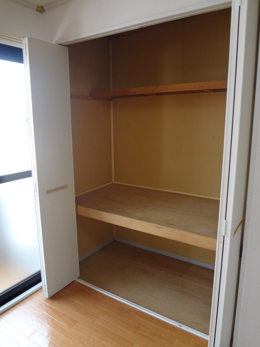 ��ʌ�����s�厚���s�̃A�p�[�g�̎��[