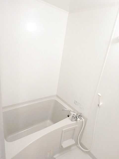 ��ʌ��������܎s�k�捡�H���̃A�p�[�g�̃o�X