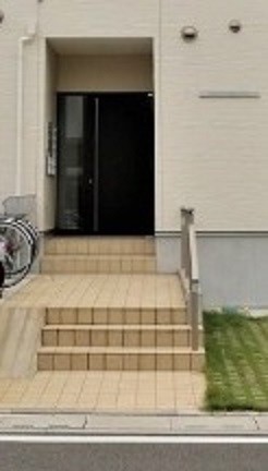 ��ʌ��z�J�s���C�N�^�E���U���ڂ̃A�p�[�g�̃G���g�����X