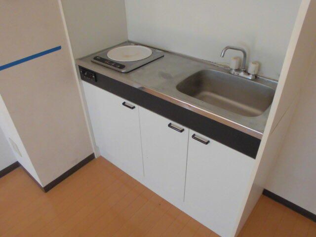 ��ʌ��������܎s��{��g�~���S���ڂ̃}���V�����̃L�b�`��