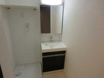 ��ʌ��z�J�s���C�N�^�E���U���ڂ̃A�p�[�g�̂��̑��ݔ�