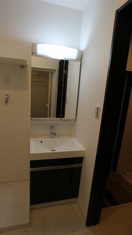 ��ʌ��z�J�s���C�N�^�E���U���ڂ̃A�p�[�g�̐��ʏ�