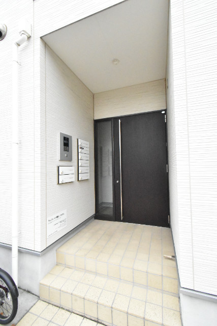 ��ʌ��z�J�s���C�N�^�E���U���ڂ̃A�p�[�g�̃G���g�����X