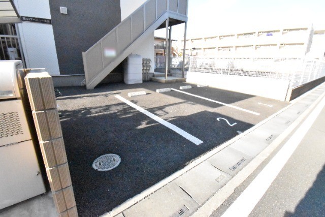 ��ʌ��������܎s�΋�����R���ڂ̃A�p�[�g�̒��ԏ�