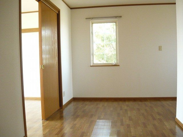 ��ʌ�����s�厚�����̃A�p�[�g�̂��̑������E�X�y�[�X