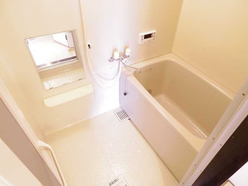 ��ʌ�����s�����R���ڂ̃A�p�[�g�̃o�X