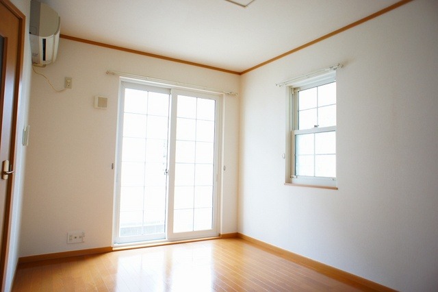 ��ʌ��z�J�s�쒬�R���ڂ̃A�p�[�g�̋��ԁE���r���O