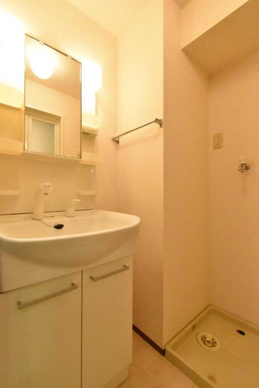 ��ʌ��z�J�s�쒬�R���ڂ̃A�p�[�g�̐��ʏ�