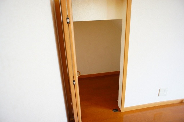 ��ʌ��z�J�s�쒬�R���ڂ̃A�p�[�g�̂��̑��ݔ�