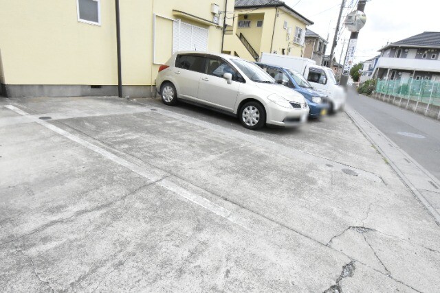 ��ʌ��������܎s����O���U���ڂ̃A�p�[�g�̒��ԏ�