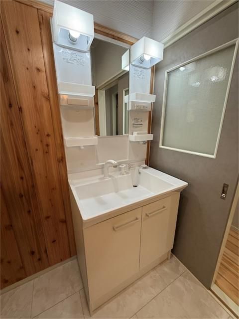 ��ʌ�����s������P���ڂ̃A�p�[�g�̐��ʏ�