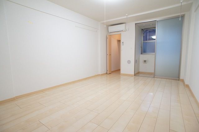 ��ʌ�����s�씵���J�T���ڂ̃}���V�����̋��ԁE���r���O