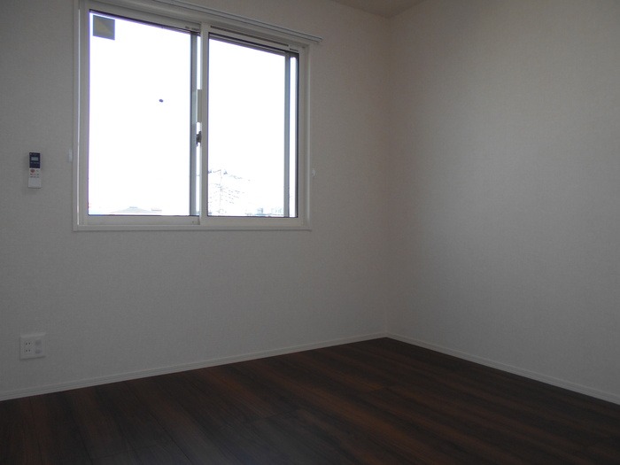 ��ʌ��z�J�s�o�˒��̃A�p�[�g�̂��̑������E�X�y�[�X