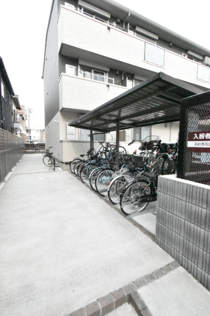 ��ʌ��z�J�s�o�˒��̃A�p�[�g�̂��̑�