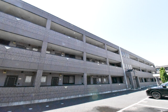 ��ʌ�����s�厚������̃}���V�����̌����O��