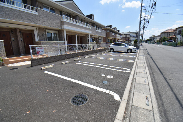 ��ʌ��k�����S�ɓޒ��h�S���ڂ̃A�p�[�g�̒��ԏ�