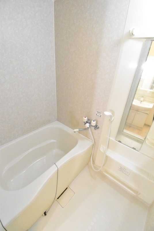 ��ʌ��������܎s��{�捂�@���R���ڂ̃A�p�[�g�̃o�X