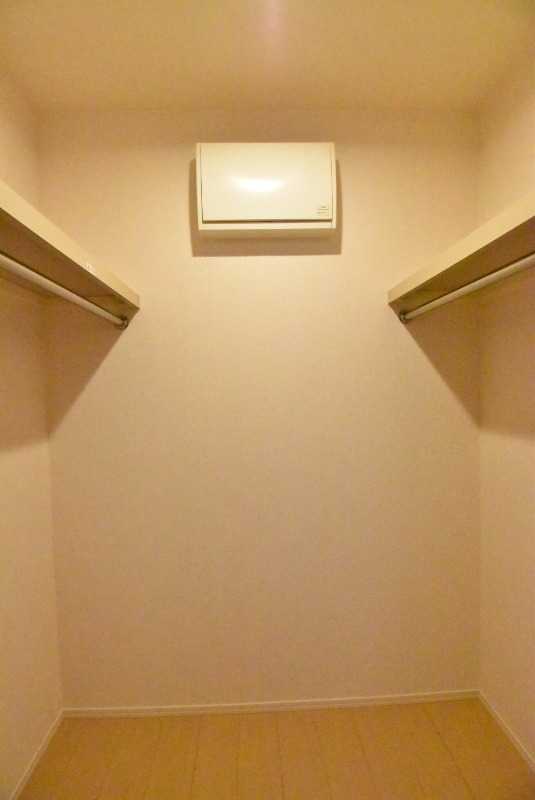 ��ʌ��z�J�s���C�N�^�E���Q���ڂ̃A�p�[�g�̎��[