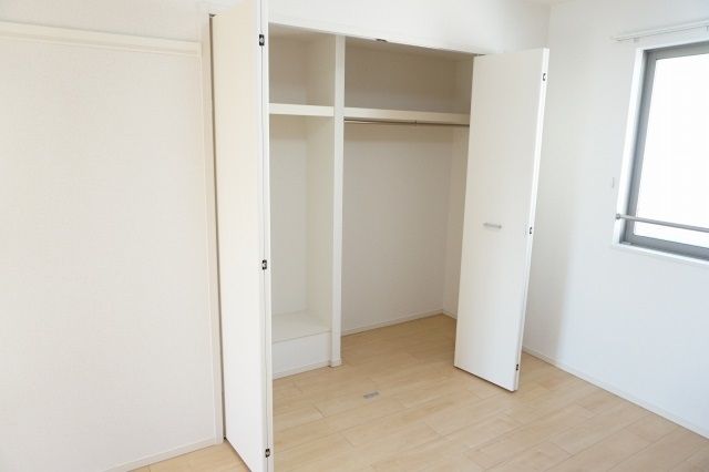 ��ʌ��k�����S�ɓޒ��厚�����̃A�p�[�g�̎��[