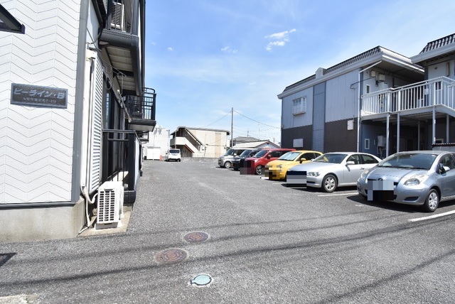 ��ʌ��������܎s�k��������Q���ڂ̃A�p�[�g�̒��ԏ�