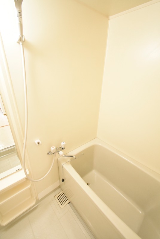 ��ʌ��������܎s�����擌��{�U���ڂ̃A�p�[�g�̃o�X