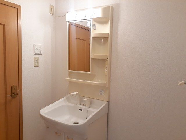 ��ʌ������s�����̃A�p�[�g�̐��ʏ�