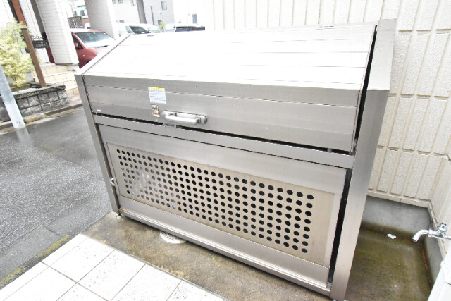 ��ʌ�����s�����R���ڂ̃}���V�����̂��̑�