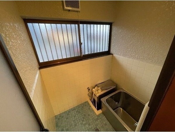 ��ʌ��������܎s��������P���ڂ̃A�p�[�g�̃o�X